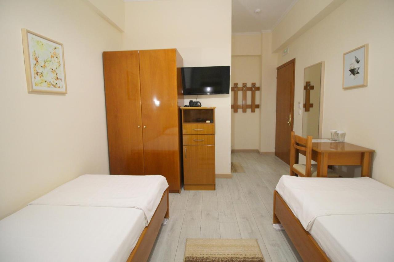 Hotel Ari Sarandë Exterior foto
