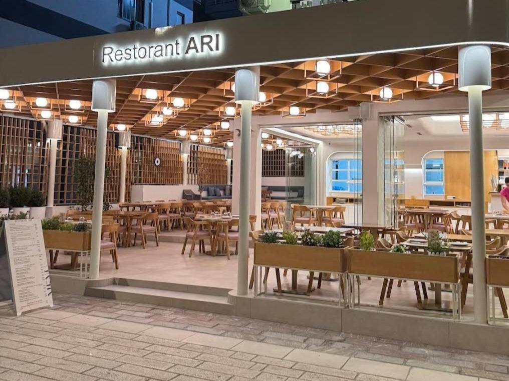 Hotel Ari Sarandë Exterior foto
